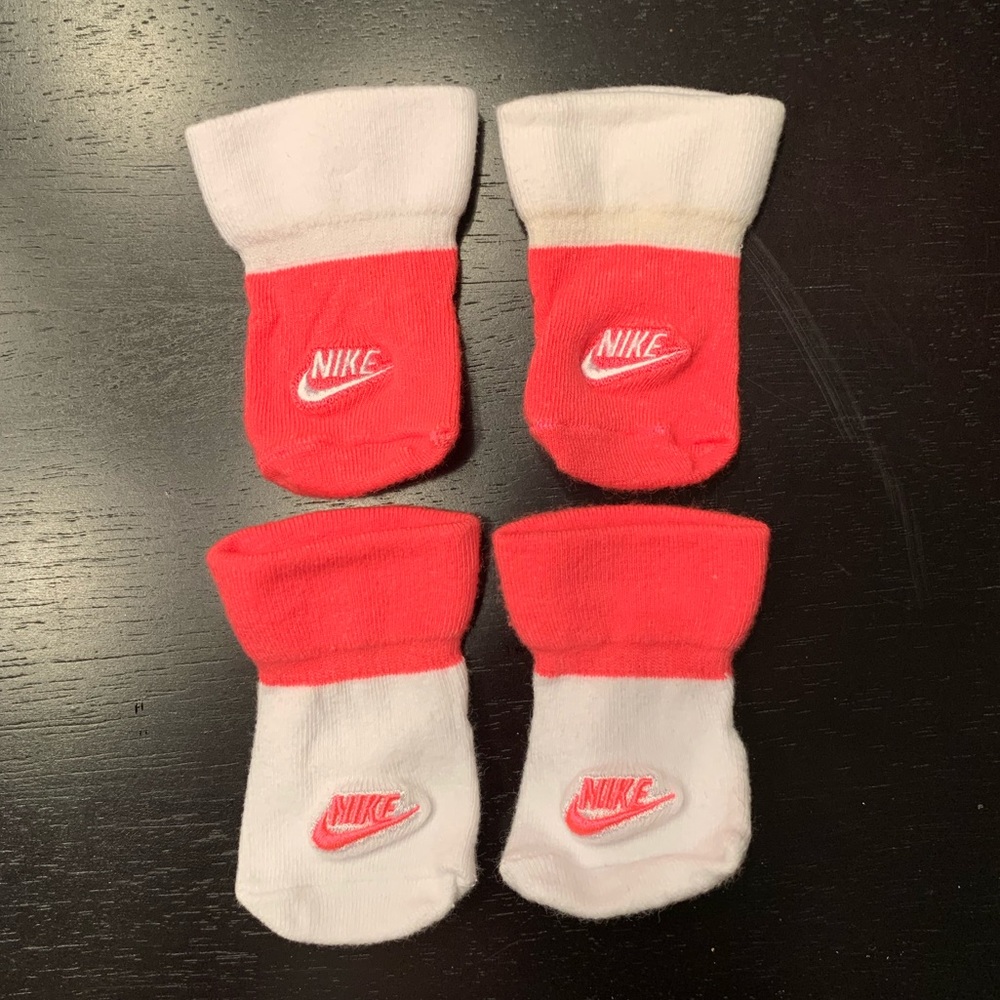 Nike infant futuro booties 0-6 mo 2 pairs